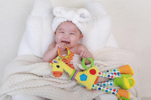 邹城1岁宝宝流鼻涕打喷嚏