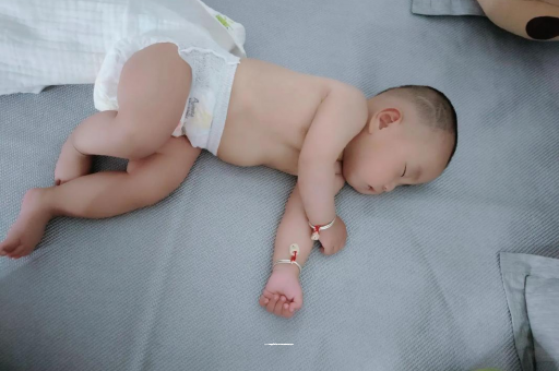 邹城宝宝多久会坐