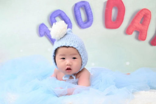 邹城宝宝喜欢搓脚 邹城宝宝喜欢搓脚